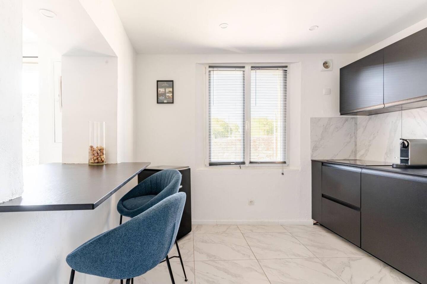 La Suite - Loft Spa Tavernes Bagian luar foto